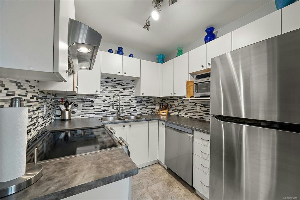 304-535 Manchester Road, Victoria, BC, V8T 5J1 - 11