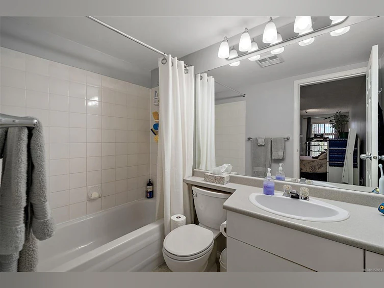 304-535 Manchester Road, Victoria, BC, V8T 5J1 - 18