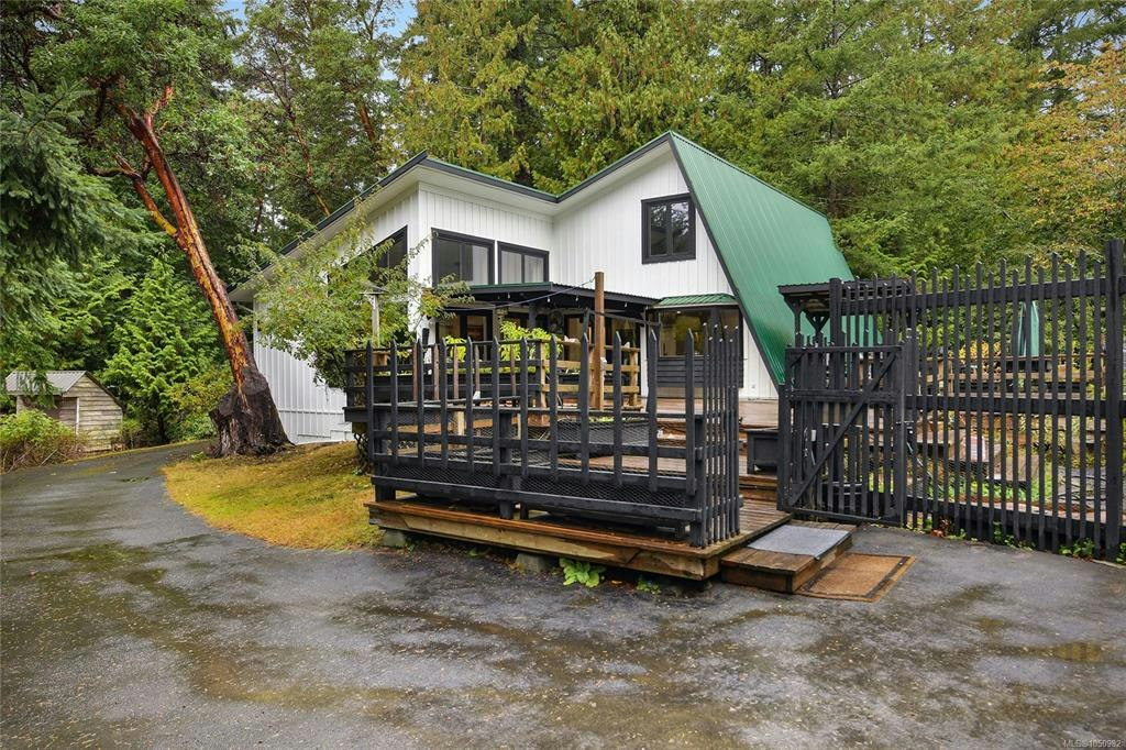 505 Bayview Drive, Mayne Island, BC, V0N 2J1