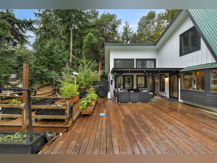 505 Bayview Drive, Mayne Island, BC, V0N 2J1 - 3