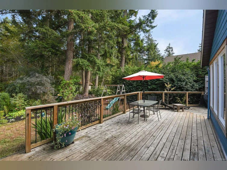606 Colby Road, Comox, BC, V9M 4H8 - 12