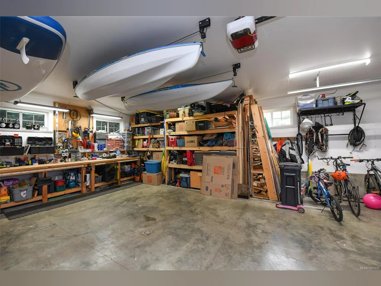 606 Colby Road, Comox, BC, V9M 4H8 - 39