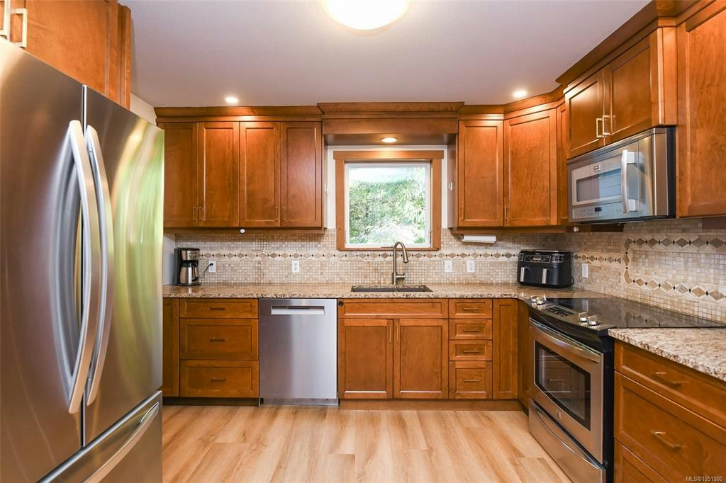 606 Colby Road, Comox, BC, V9M 4H8 - 13