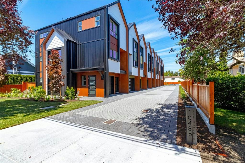 1-10485 Resthaven Drive, Sidney, BC, V8L 3H6