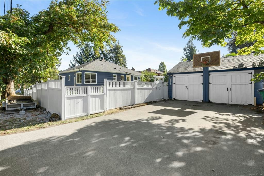 741 Cowper Street, Saanich, BC, V9A 2G1 - 40