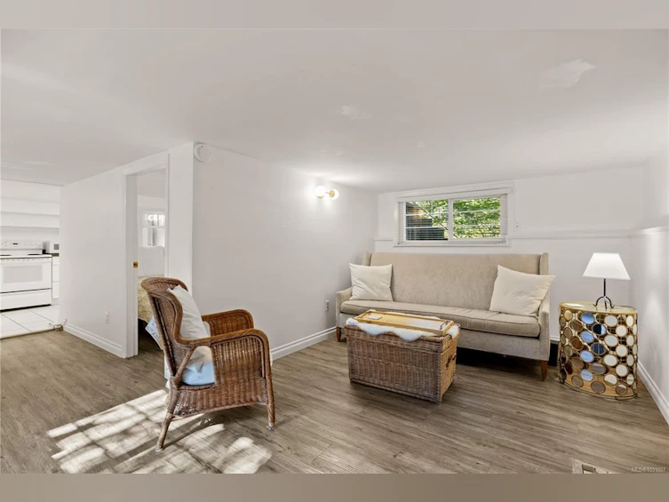 741 Cowper Street, Saanich, BC, V9A 2G1 - 27