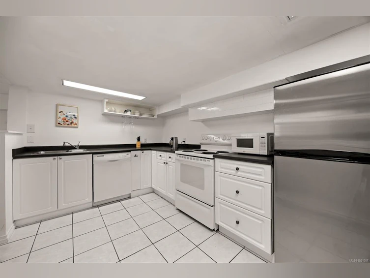 741 Cowper Street, Saanich, BC, V9A 2G1 - 29