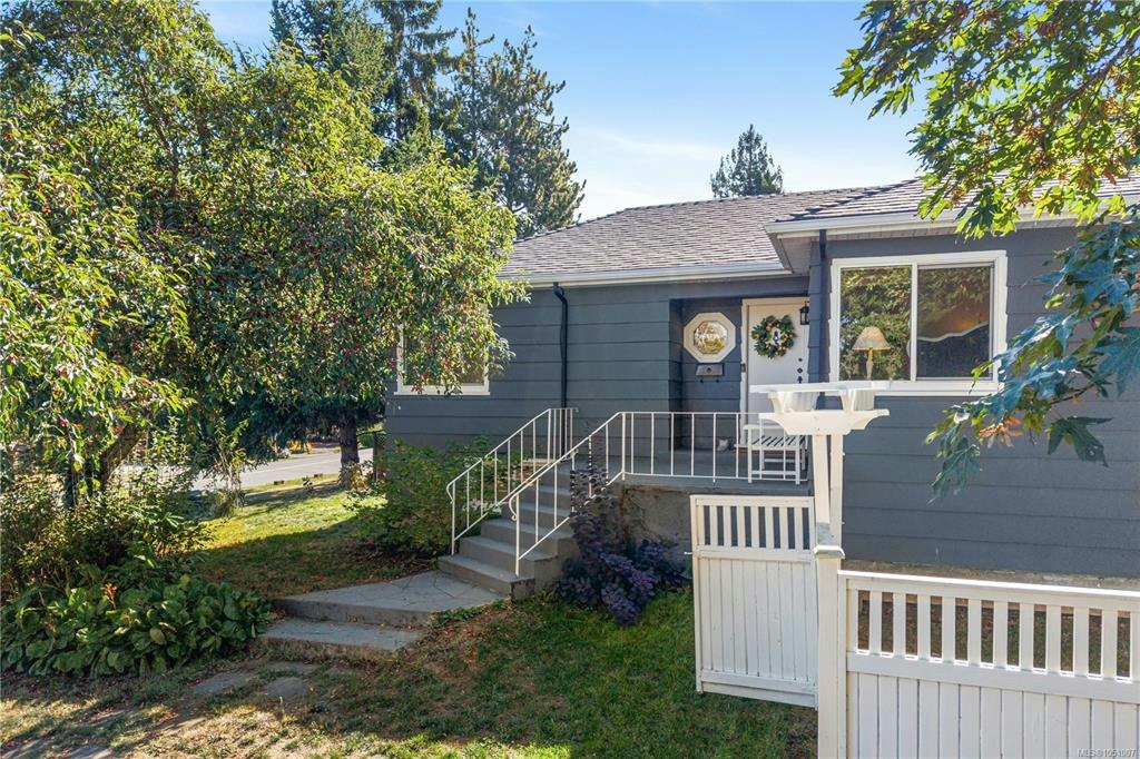 741 Cowper Street - 2