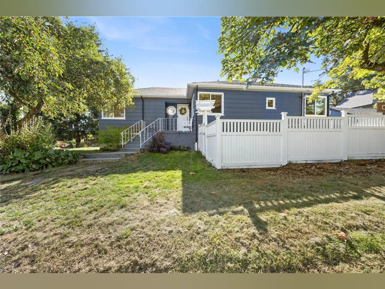 741 Cowper Street, Saanich, BC, V9A 2G1 - 46