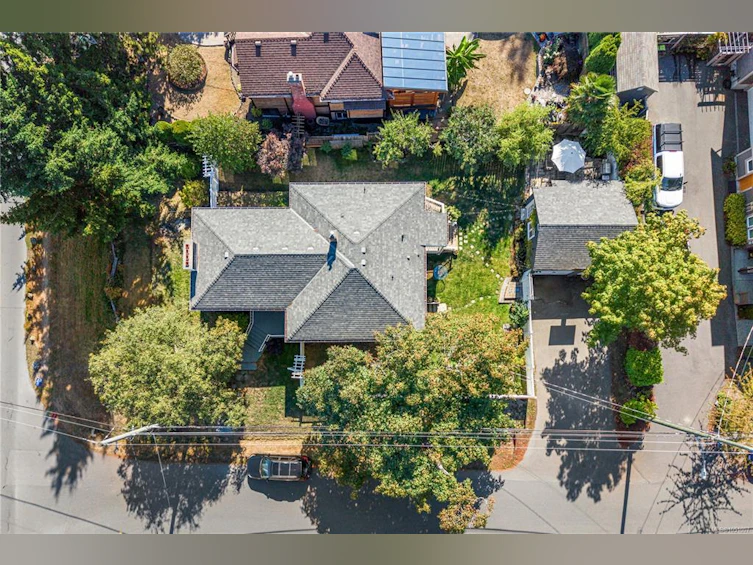 741 Cowper Street, Saanich, BC, V9A 2G1 - 47