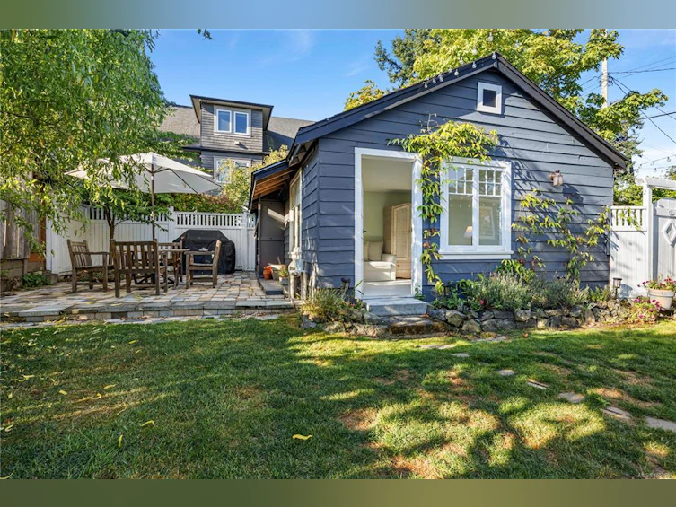 741 Cowper Street, Saanich, BC, V9A 2G1 - 39