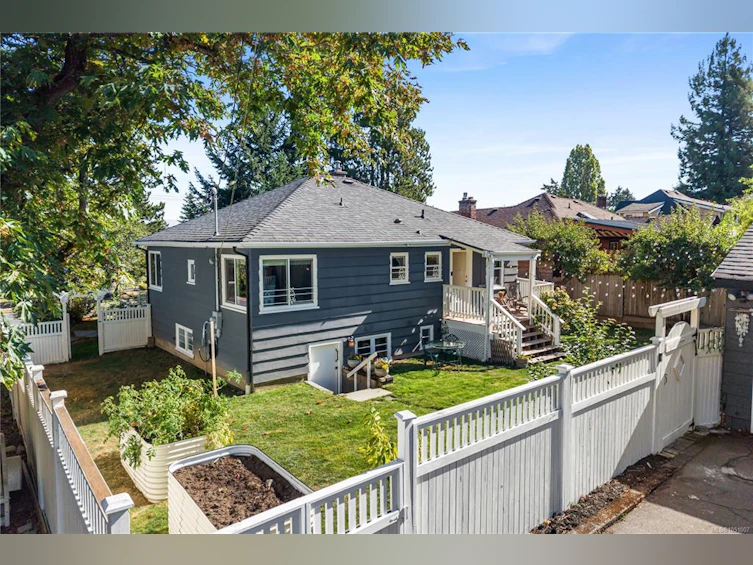 741 Cowper Street, Saanich, BC, V9A 2G1 - 43