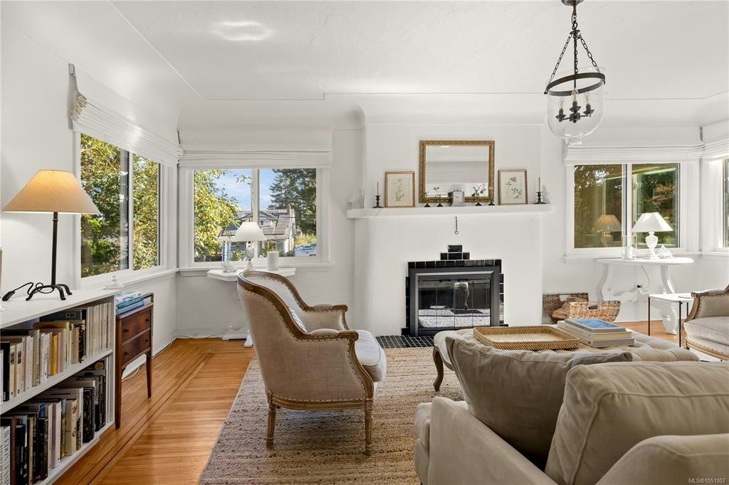 741 Cowper Street - 4
