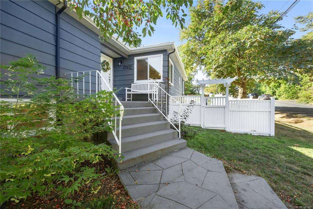 741 Cowper Street, Saanich, BC, V9A 2G1 - 45