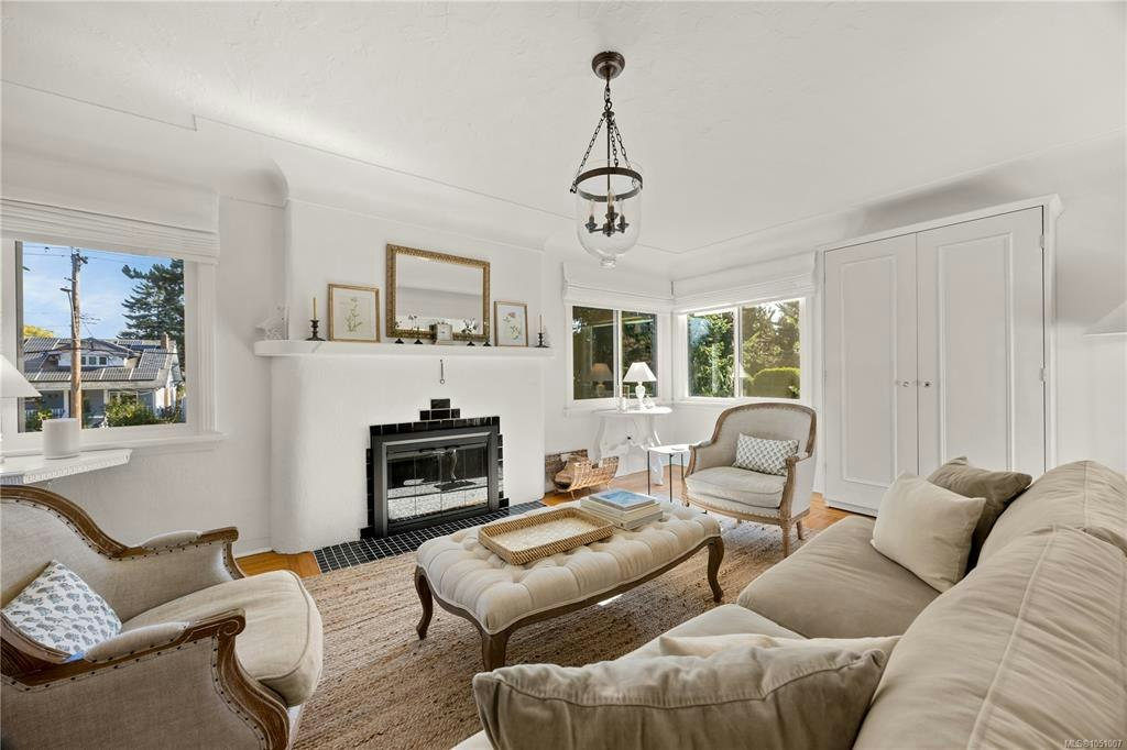 741 Cowper Street - 3