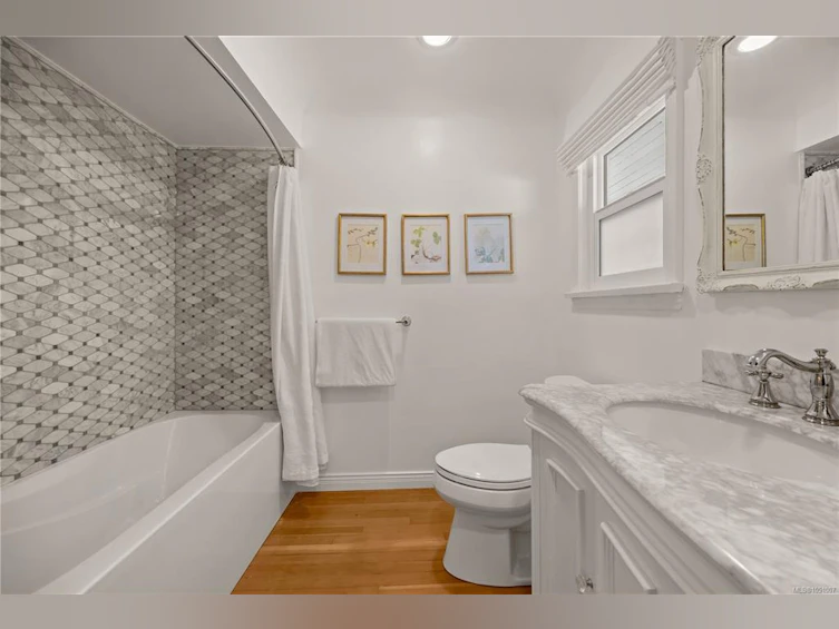 741 Cowper Street, Saanich, BC, V9A 2G1 - 21