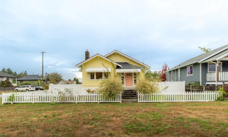432 Buller Street