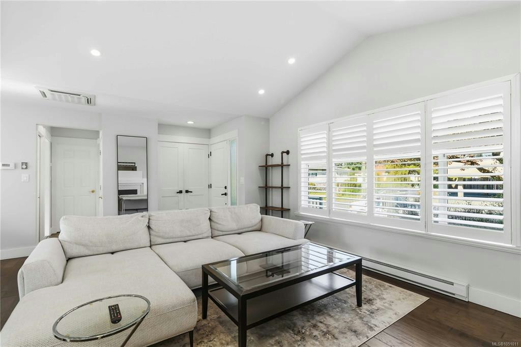 2508 Shakespeare Street, Victoria, BC, V8R 4G5 - 9