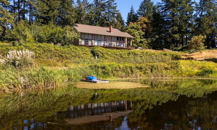 5320 Old West Saanich Road