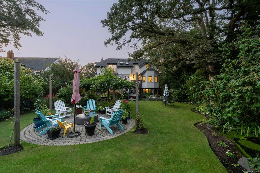 2125 Central Avenue, Oak Bay, BC, V8S 2R4 - 40