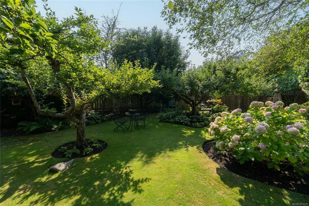 2125 Central Avenue, Oak Bay, BC, V8S 2R4 - 45