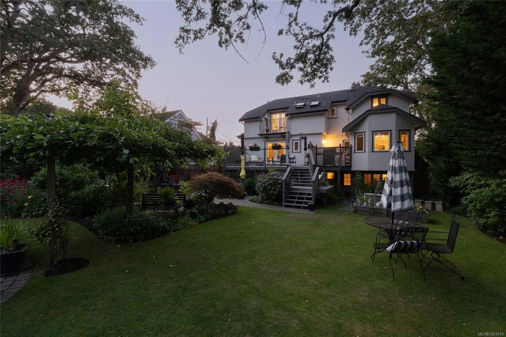 2125 Central Avenue, Oak Bay, BC, V8S 2R4 - 38