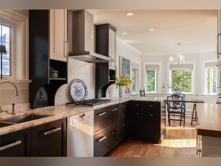 2125 Central Avenue, Oak Bay, BC, V8S 2R4 - 6