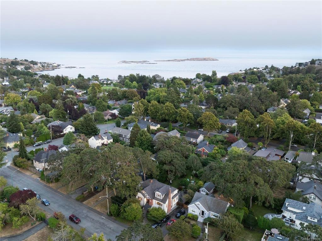 2125 Central Avenue, Oak Bay, BC, V8S 2R4 - 57