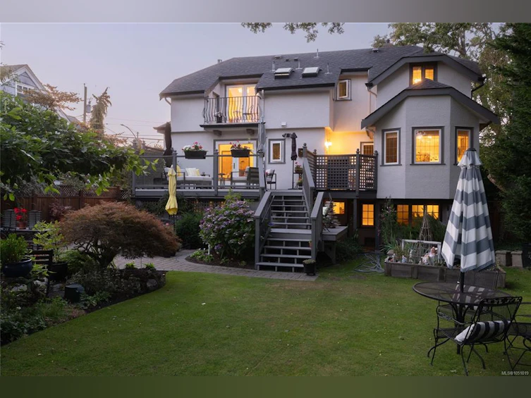 2125 Central Avenue, Oak Bay, BC, V8S 2R4 - 37