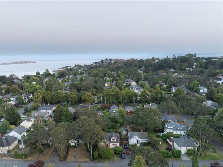 2125 Central Avenue, Oak Bay, BC, V8S 2R4 - 60