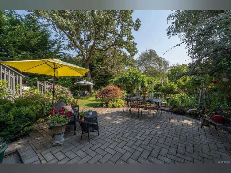 2125 Central Avenue, Oak Bay, BC, V8S 2R4 - 35