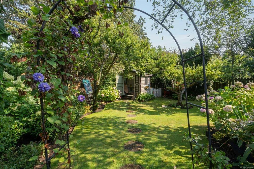 2125 Central Avenue, Oak Bay, BC, V8S 2R4 - 48