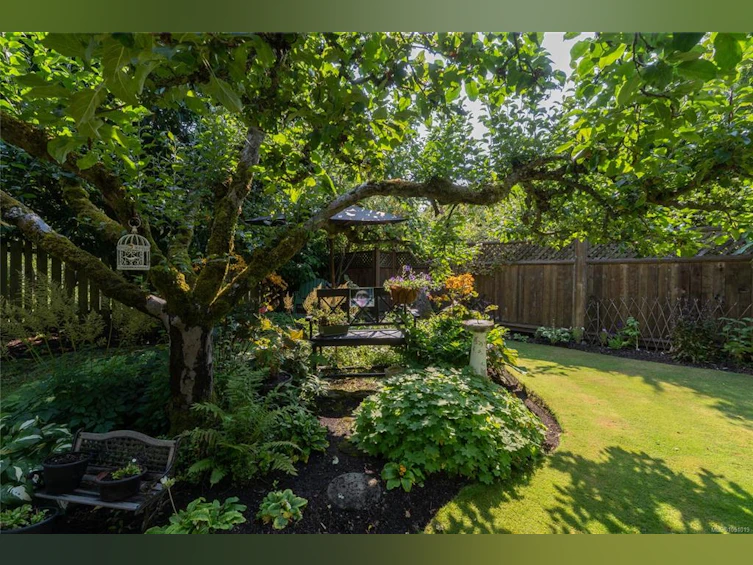 2125 Central Avenue, Oak Bay, BC, V8S 2R4 - 46