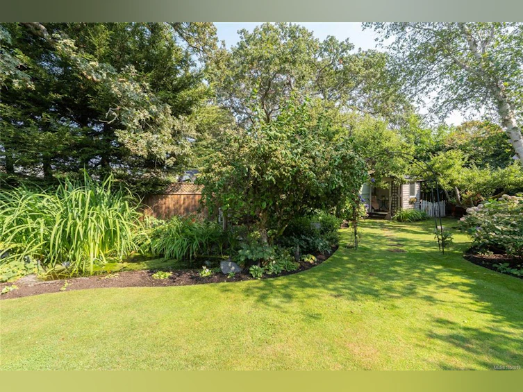 2125 Central Avenue, Oak Bay, BC, V8S 2R4 - 49