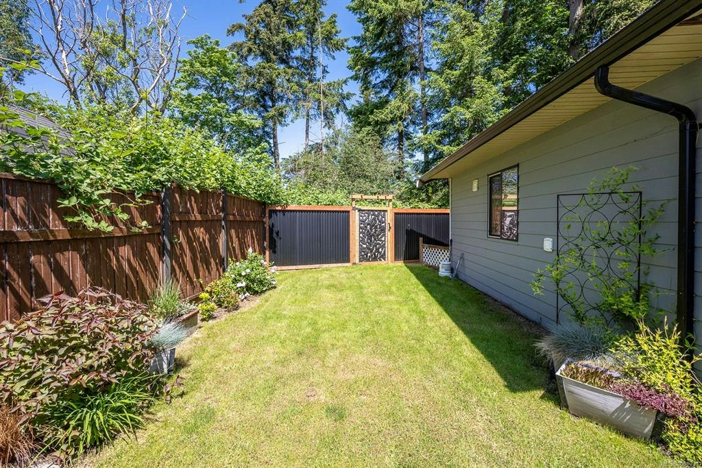 2102 Stadacona Drive - 5