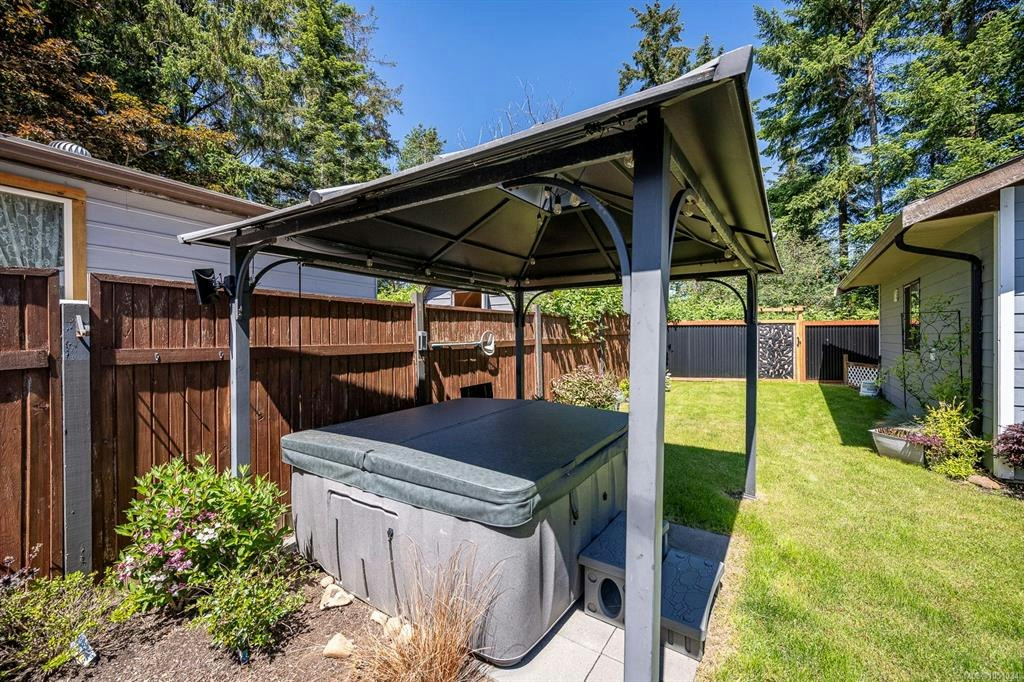 2102 Stadacona Drive - 4