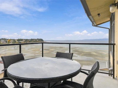 903/904A-181 Beachside Drive - 2
