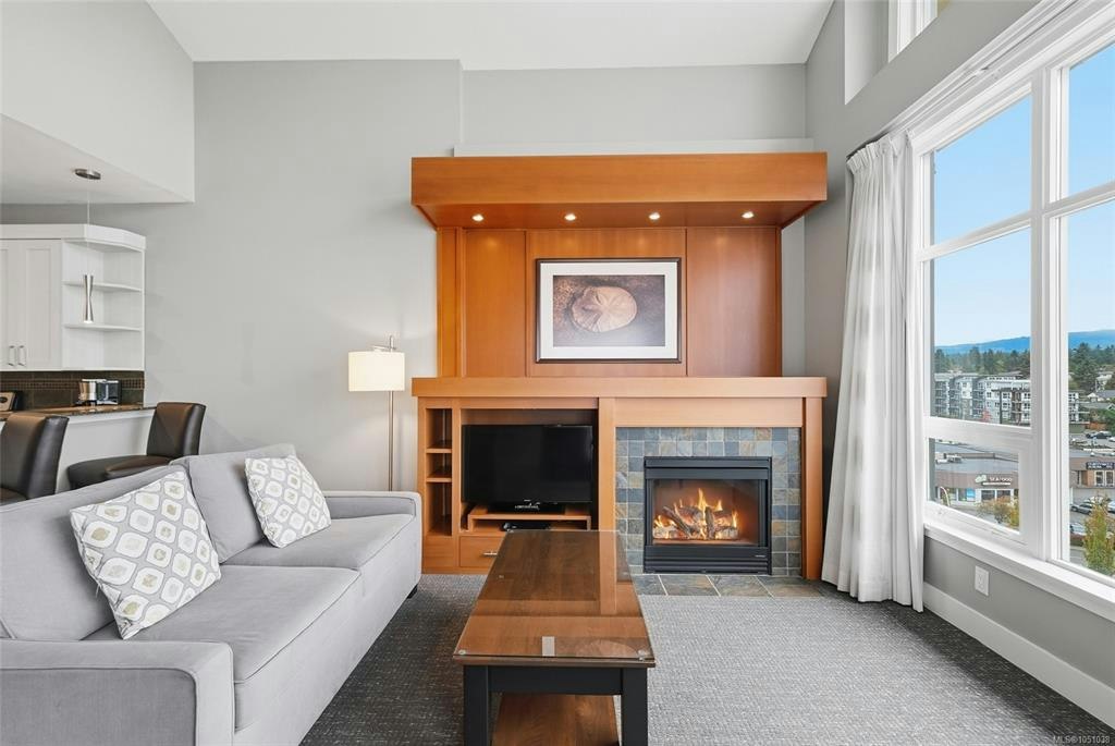 903/904A-181 Beachside Drive - 3