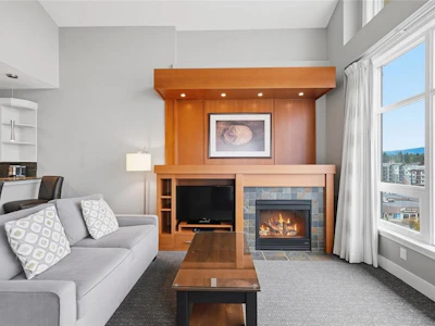 903/904A-181 Beachside Drive - 3
