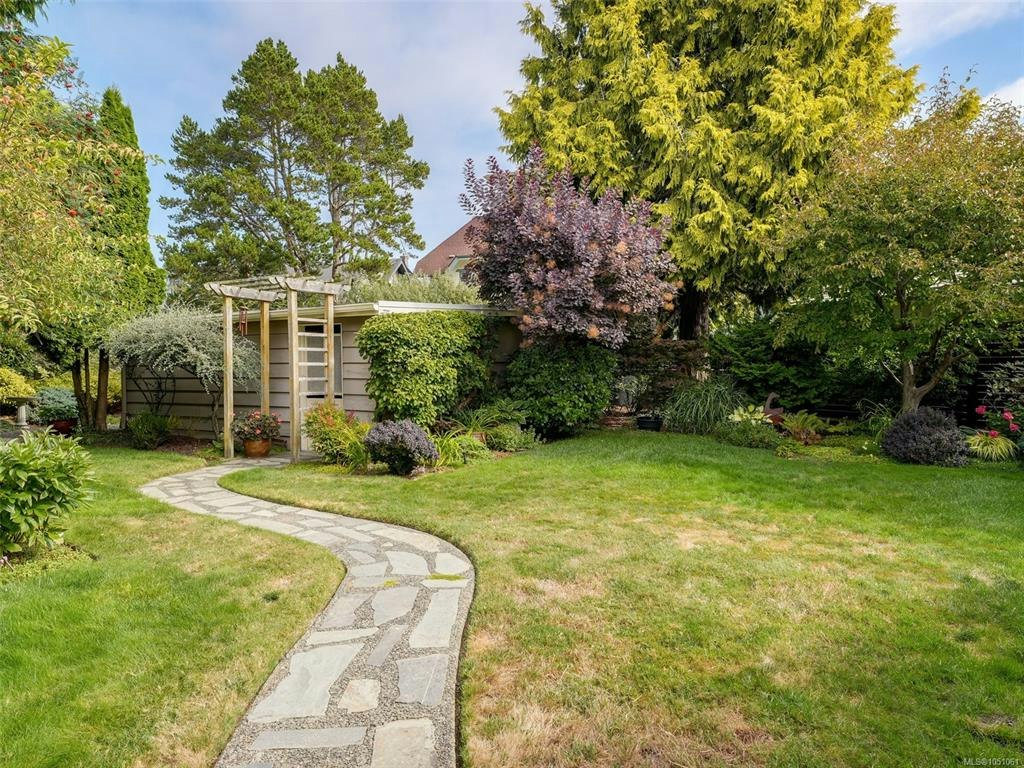 2568 Margate Avenue, Oak Bay, BC, V8S 3A4 - 17