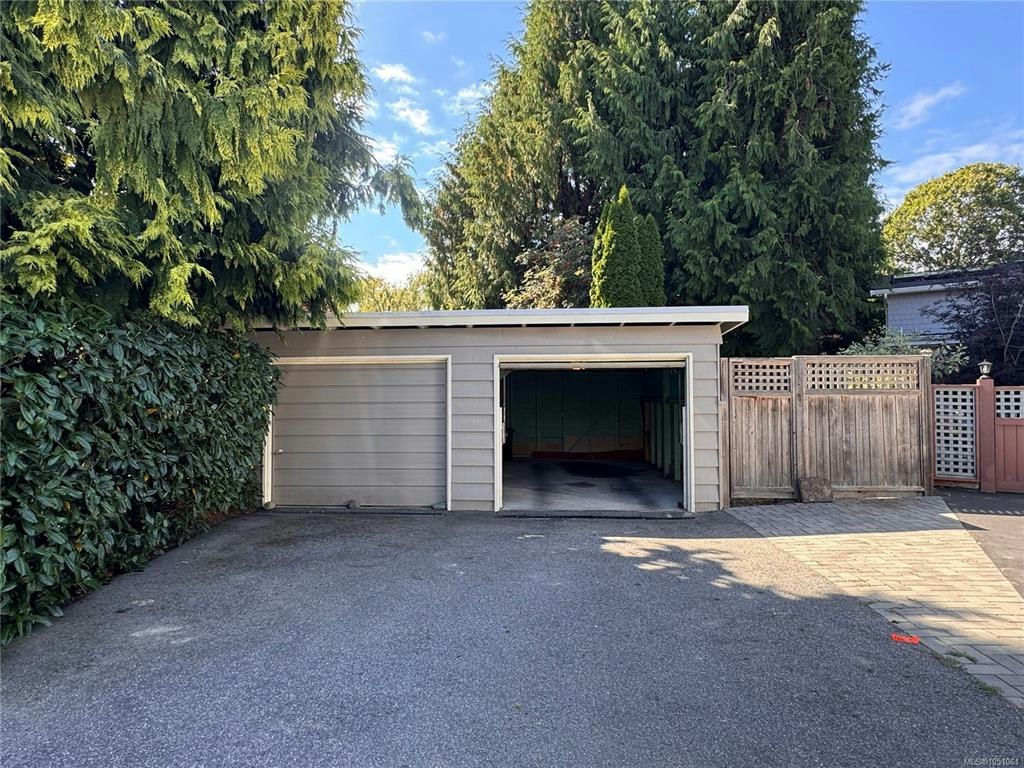 2568 Margate Avenue, Oak Bay, BC, V8S 3A4 - 26