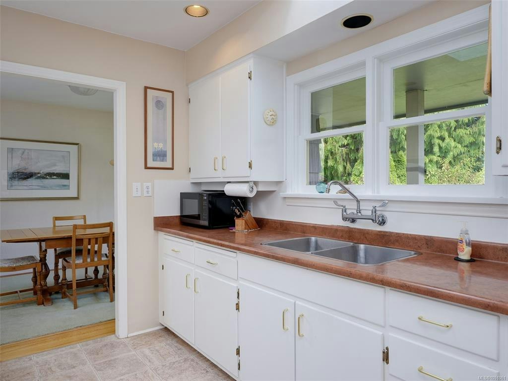 2568 Margate Avenue, Oak Bay, BC, V8S 3A4 - 7