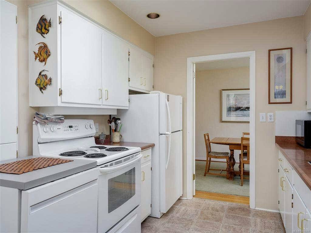 2568 Margate Avenue, Oak Bay, BC, V8S 3A4 - 8