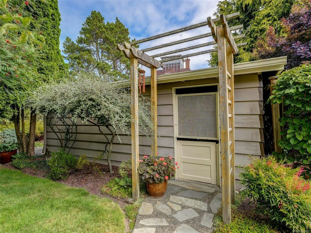 2568 Margate Avenue, Oak Bay, BC, V8S 3A4 - 18
