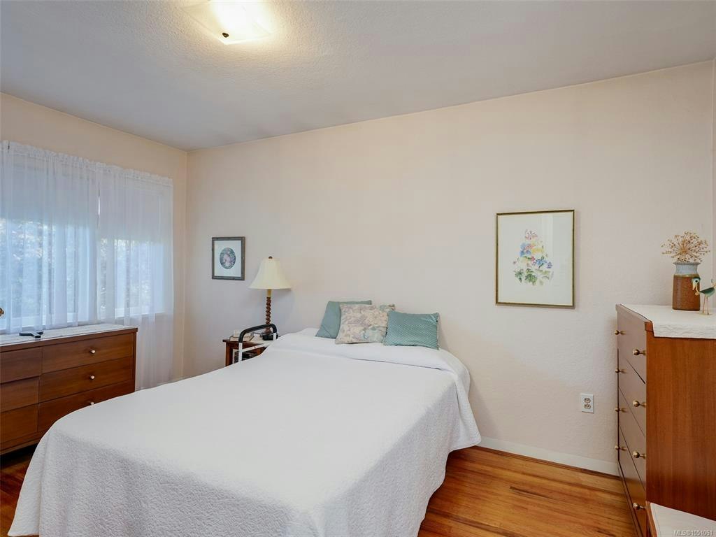 2568 Margate Avenue, Oak Bay, BC, V8S 3A4 - 9