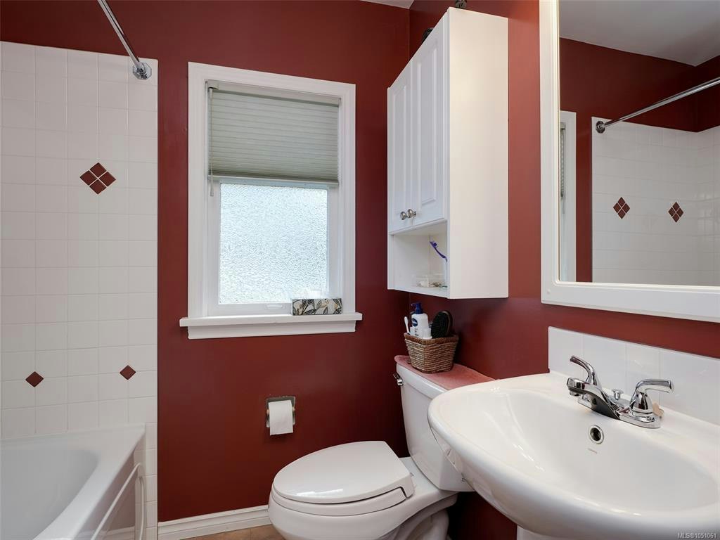 2568 Margate Avenue, Oak Bay, BC, V8S 3A4 - 11