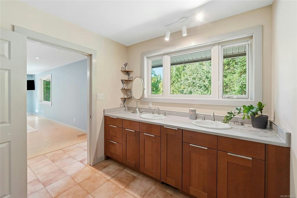 3060 Thorpe Road, Qualicum Beach, BC, V9K 1Z7 - 34