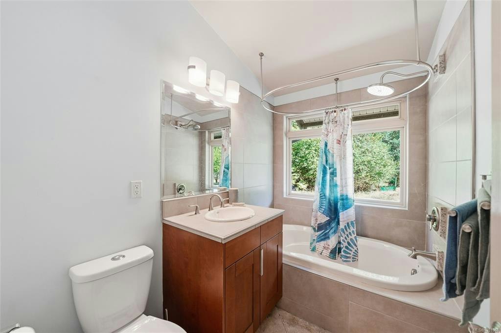3060 Thorpe Road, Qualicum Beach, BC, V9K 1Z7 - 29
