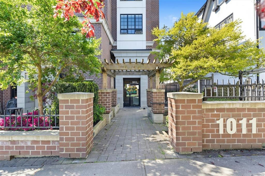 105-1011 Burdett Avenue, Victoria, BC, V8V 3G9