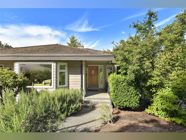 109-2829 Arbutus Road, Saanich, BC, V8N 5X5 - 27